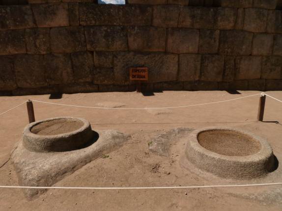 Espelhos d'água em Machu Picchu, no Peru